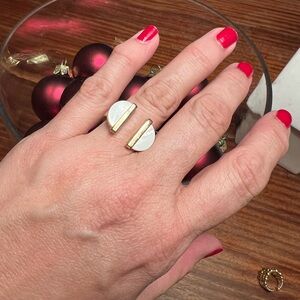 Elegant Gold and White Women's Ring